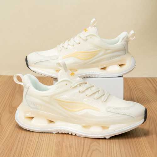 New spring/summer style sports and casual shoes with breathable mesh upper, soft sole, versatile running shoes