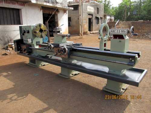 Medium Heavy Duty Lathe Machine